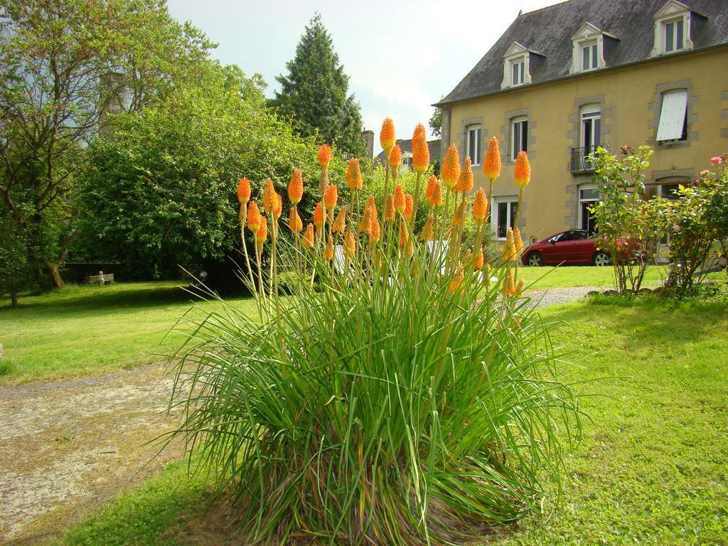 La Cour Horlande Bed & Breakfast Antrain Exterior photo