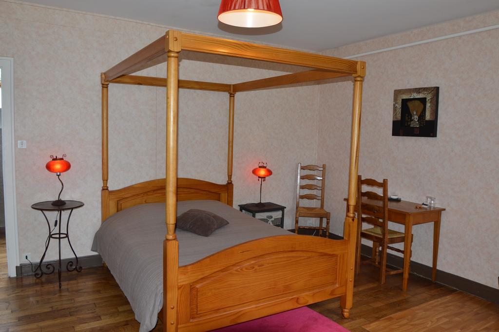 La Cour Horlande Bed & Breakfast Antrain Room photo